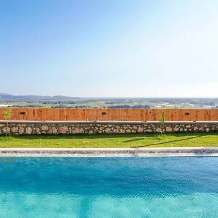 Legendary 2 ヴィラ Kumluova